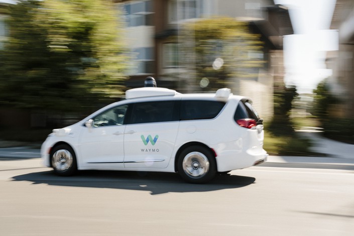 A Waymo minivan with driverless technology in Mountain View, California, August 2017. Photo: IC