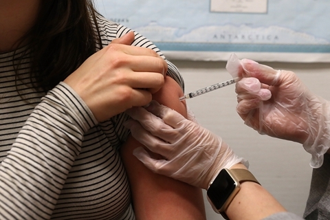 流感疫苗批签发数量同比锐减 或面临供应不足