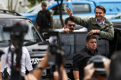 巴西当选总统外交路线贴近特朗普 选举中对华口径强硬