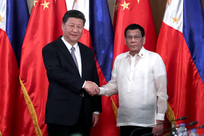 President Xi Jinping meets Philippine President Rodrigo Duterte for talks in Manila on Tuesday. Photo: Xinhua