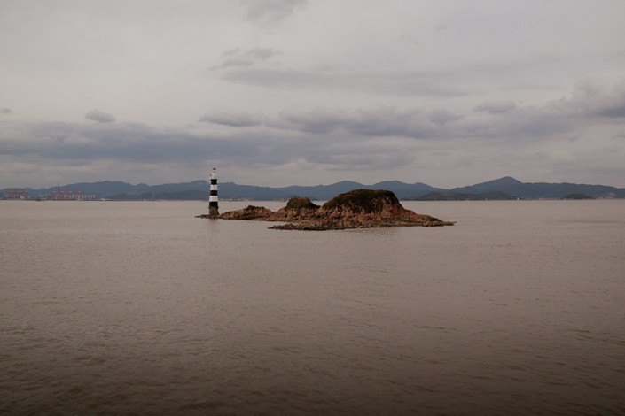 An islet near Liuheng Island, East China’s Zhejiang province on Nov. 2. Photo: Li You/Sixth Tone