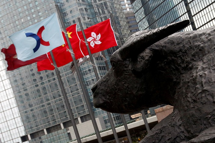 Mainland investors will be allowed to invest money in dual-structure companies listed on the Hong Kong stock market exchange via the Stock Connect program. Photo: VCG