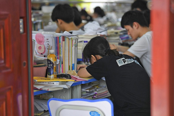 High school students prepare for the upcoming college entrance exam at a school in Nanning, Guangxi Zhuang autonomous region on April 28. Photo: IC Photo