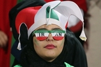 遭禁40年后伊朗女性重获现场看球权 政策转折历经生死拉锯