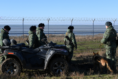 乌克兰军队边境铁栏图