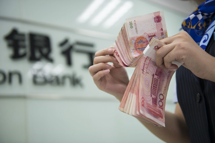 Chinese Yuan Is Weakening Again - WSJ