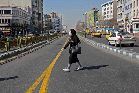 伊朗1.6万人因疑似症状住院  政府急吁民众别趁停课去旅游