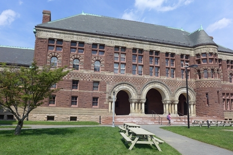 哈佛、MIT就留学生签证新政起诉特朗普政府