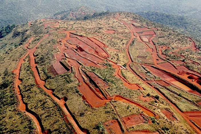 The Simandou project in the West African state of Guinea holds the the world’s largest known untapped reserve of iron ore.