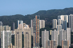 疫情冲击 香港二手楼价跌至14个月新低｜星港钱潮