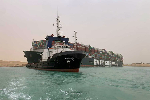 苏伊士运河因搁浅事故关闭  中欧海运贸易通道暂时中断