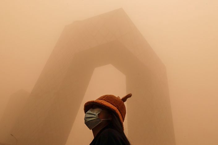 A sandstorm smothers Beijing on March 15 as strong winds sweep in from Inner Mongolia and parts of Northwest China. Photo: IC Photo
