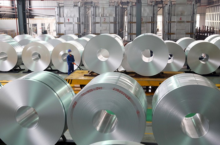 Aluminum plate gets produced on May 1 in Huaibei, East China’s Anhui province. Photo: VCG