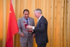 吴嘉童被授予奥地利科学和艺术荣誉十字勋章