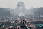 印度新德里空气质量指数再次进入“危险”级别