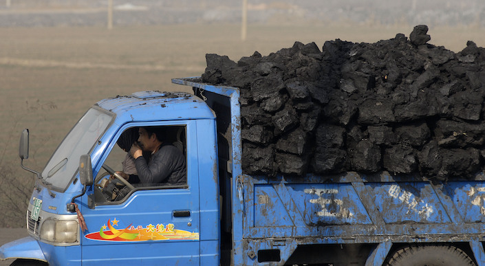Mines in Shanxi, Shaanxi and Inner Mongolia — the top three coal producing provinces in China — started to lower pit-head prices Oct. 19.