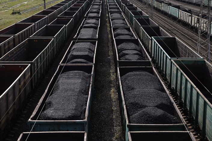 Freight wagons containing coal for shipment near Mezhdurechensk, Russia, on July 19. Photo: Bloomberg