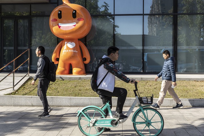 A potential stake sale by SoftBank will continue to weaken sentiment toward Alibaba’s shares. Photo: Bloomberg