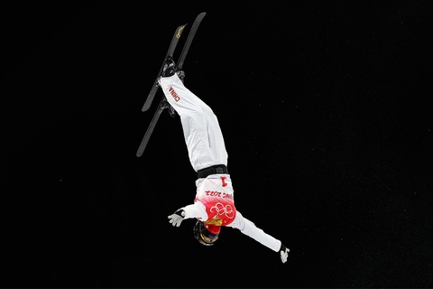 2022年2月14日，张家口，2022北京冬奥会自由式滑雪女子空中技巧决赛，冬奥会四朝元老中国选手徐梦桃以108.61分的成绩，获得了她的第一枚奥运会金牌，也是中国女选手第一次在冬奥会该项目中获得金牌。白俄罗斯选手汉娜·胡什科娃获得银牌，美国选手梅甘·尼克摘得铜牌。另一名中国选手孔凡钰位列第六。