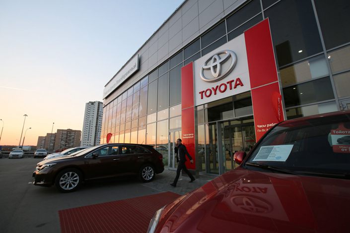 Toyota Motor Corp. said it is halting production at its plant in St. Petersburg from Friday, and will halt vehicle shipments to Russia. Photo: Bloomberg