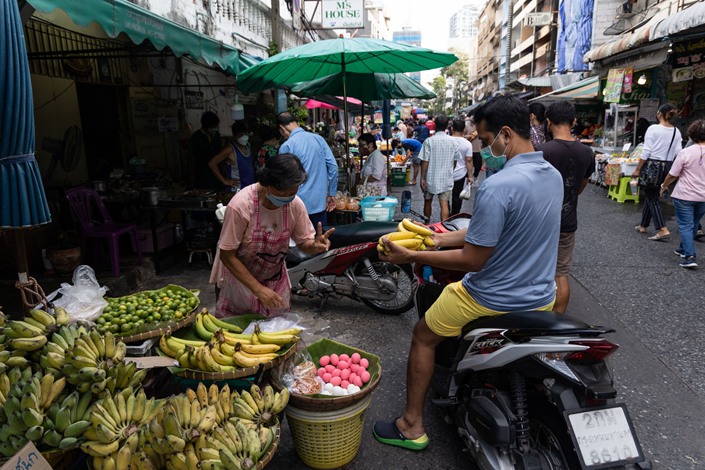 Thailand said it sees gross domestic product expanding 2.5% to 3.5% in 2022.  Photo: Bloomberg