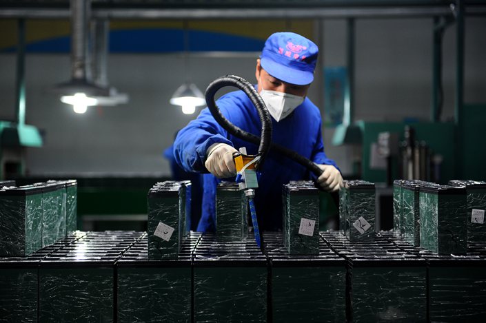 Lithium battery production line of Zhejiang Huzhou, a new energy company, on Jan. 7. Photo: VCG