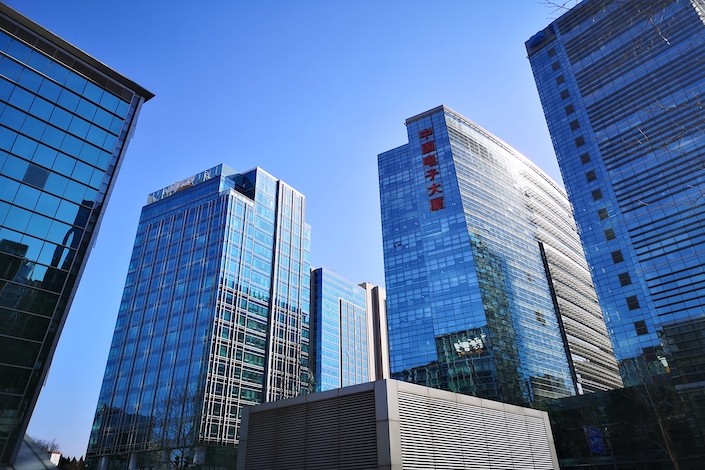 Monthly rent for Beijing’s grade A office space declined 0.6% from the first quarter to $50 per square meter in the second quarter.