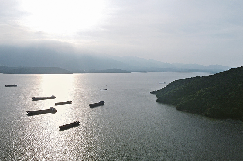 The site of planned sluice gates between Mount Pingfeng and Changling, Jiangxi province, on June 16, 2022.　