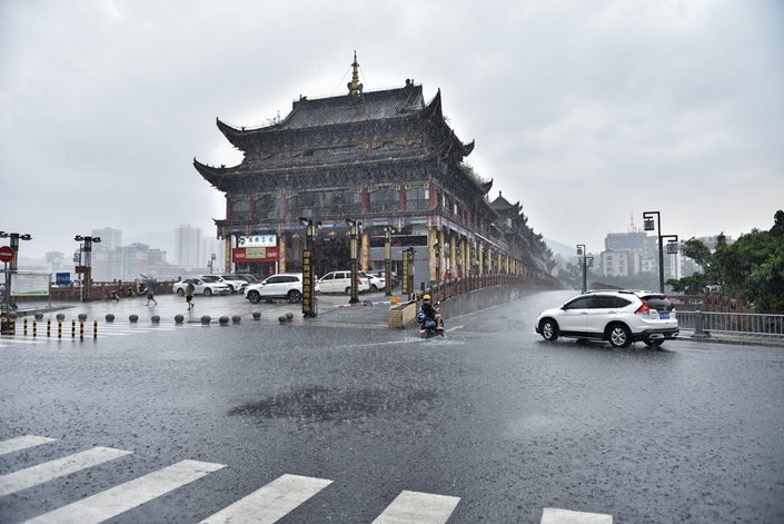 Heavy rain drenched Ya'an, Sichuan province, on Aug. 25. Photo: VCG