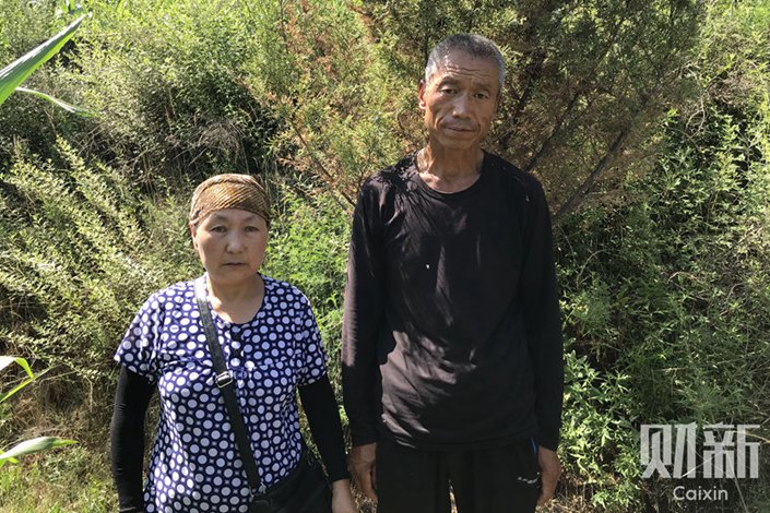 The parents of Wang Jinhu, whom Chen killed in 2015.　