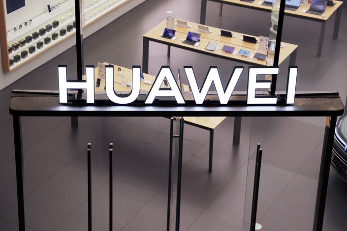 Gadgets await customers at a Huawei retail store on Nov. 18 in Shenzhen, South China’s Guangdong province. Photo: VCG
