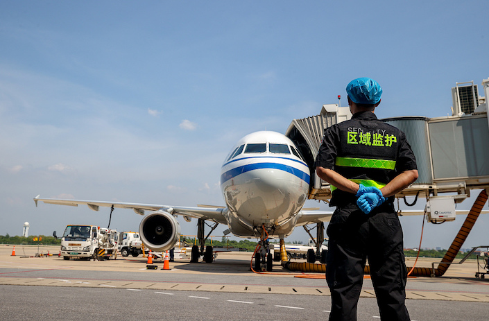 According to the CAAC plan, air services will be restored in three phases.