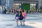 接纳流动儿童上学和中考，广州政策意向仍不尽如人意｜教育观察