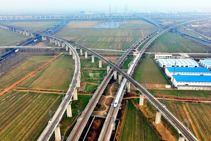 A high-speed train runs through Lianyungang, East China’s Jiangsu province, on Dec. 26. Photo: VCG