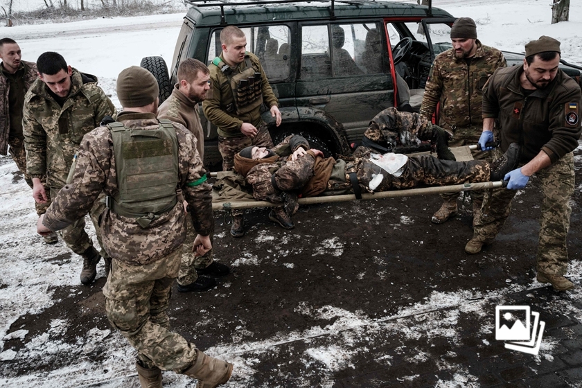 俄称在多地打击乌军人员和装备 乌称东线战事困难但仍在控制之下  
