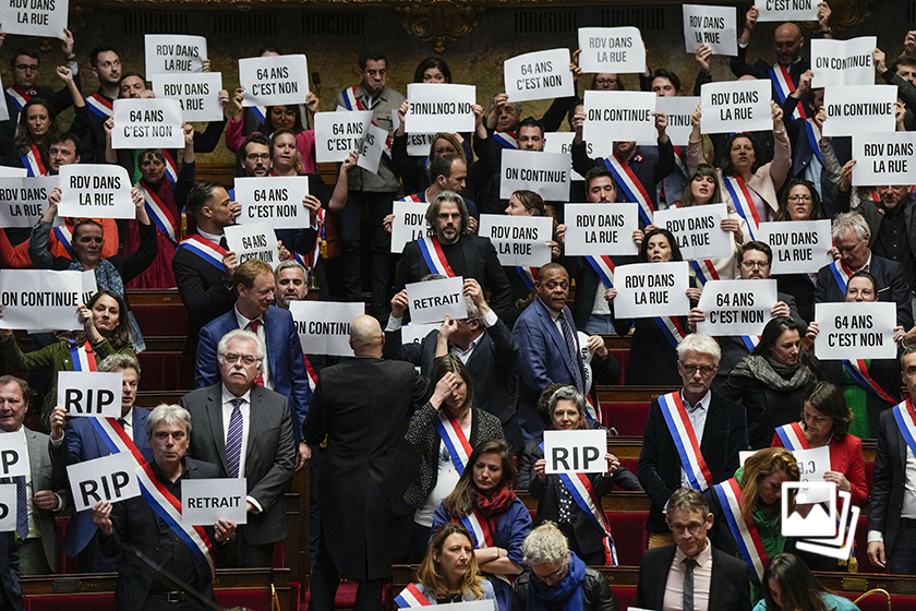 法国退休制度改革的法案正式生效 多地民众示威抗议