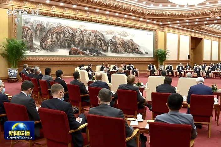 Premier Li Qiang of the State Council met with overseas representatives attending the annual meeting of the China Development Forum in Beijing on Monday afternoon. Photo: CCTV screenshot