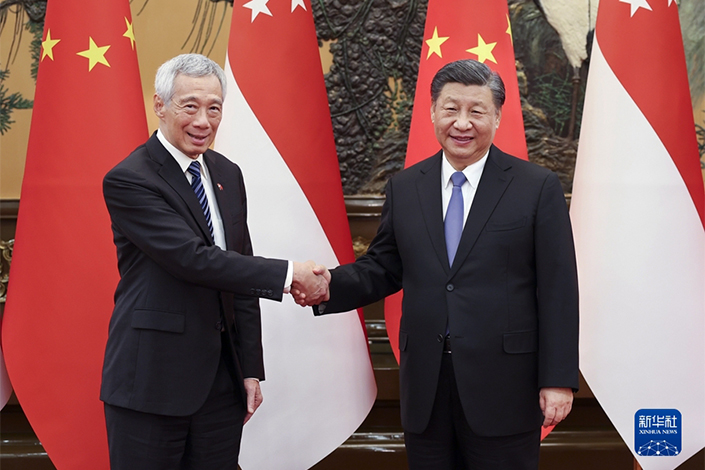Chinese President Xi Jinping met with Singaporean Prime Minister Lee Hsien Loong in Beijing on Friday. Photo: Ding Haitao/Xinhua