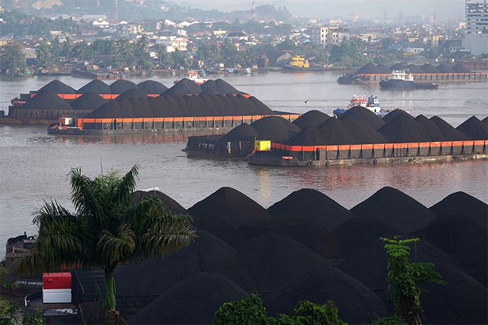 Indonesia has been working with wealthy nations, the Asian Development Bank and others to help fund the early retirement of coal plants. Photo: VCG