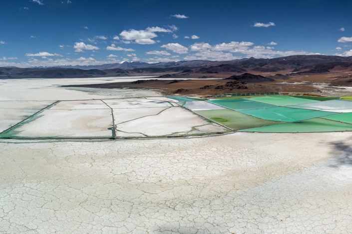 Lake Zabuye, located in Tibet, is one of the largest lithium salt lakes in the world. Photo: VCG