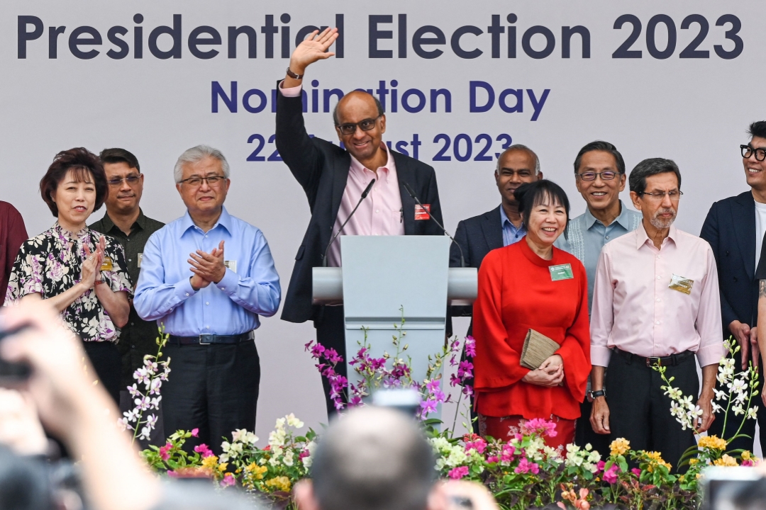 Tharman Shanmugaratnam waves after a speech at the nomination centre for the presidential election in Singapore on Aug. 22. Photo: Roslan Rahman/VCG