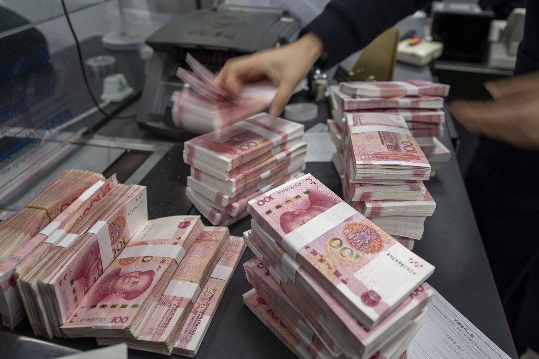 Banks’ balance sheets show that despite several interest-rate cuts by the central bank, the trend of rising time deposits has meant that banks’ cost of capital has barely fallen. Photo: IC Photo