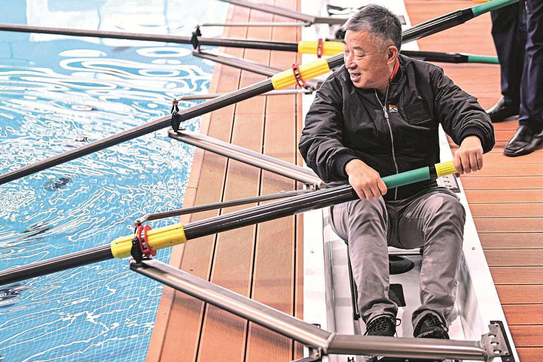 Liu Aijie, a former director of the Preparation Office for the Olympic Games of the General Administration of Sport, practices rowing in October 2021 in Shenyang, Northeast China’s Liaoning province. Liu is also a former president of the Chinese Rowing Association and the Chinese Canoe Association. Photo: VCG