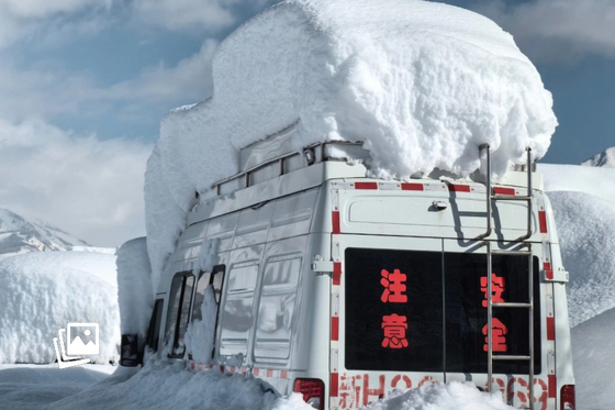 Galerie : Une tempête de neige engloutit le nord-ouest de la Chine