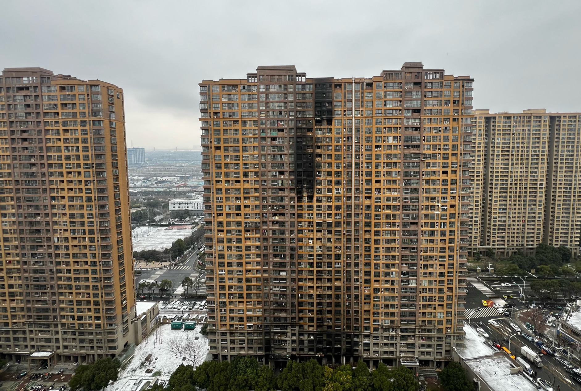 The aftermath of a blaze that engulfed a residential building in Yuhuatai district in Nanjing, Jiangsu province on Friday, killing 15 people. Photo: VCG