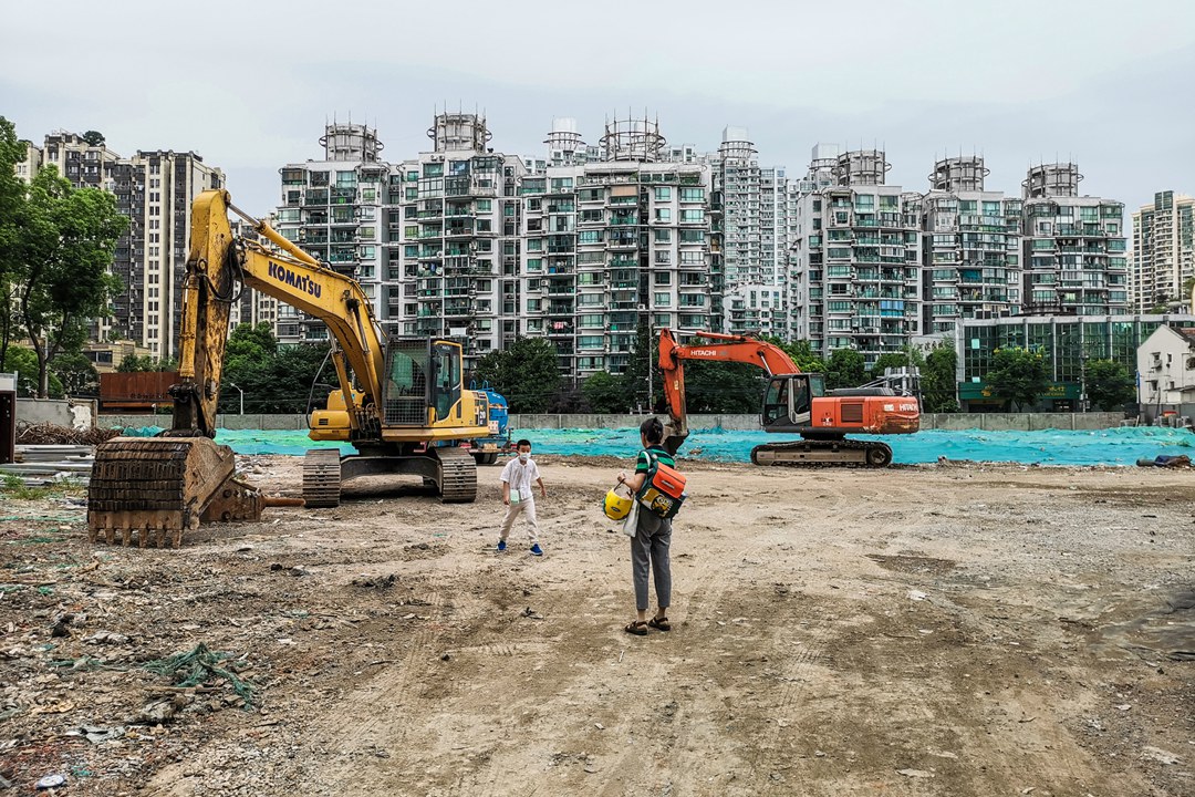 Land sales revenue dropped 13.2% nationwide last year as the property crisis continues to blunt builders' demand for land. Photo: VCG