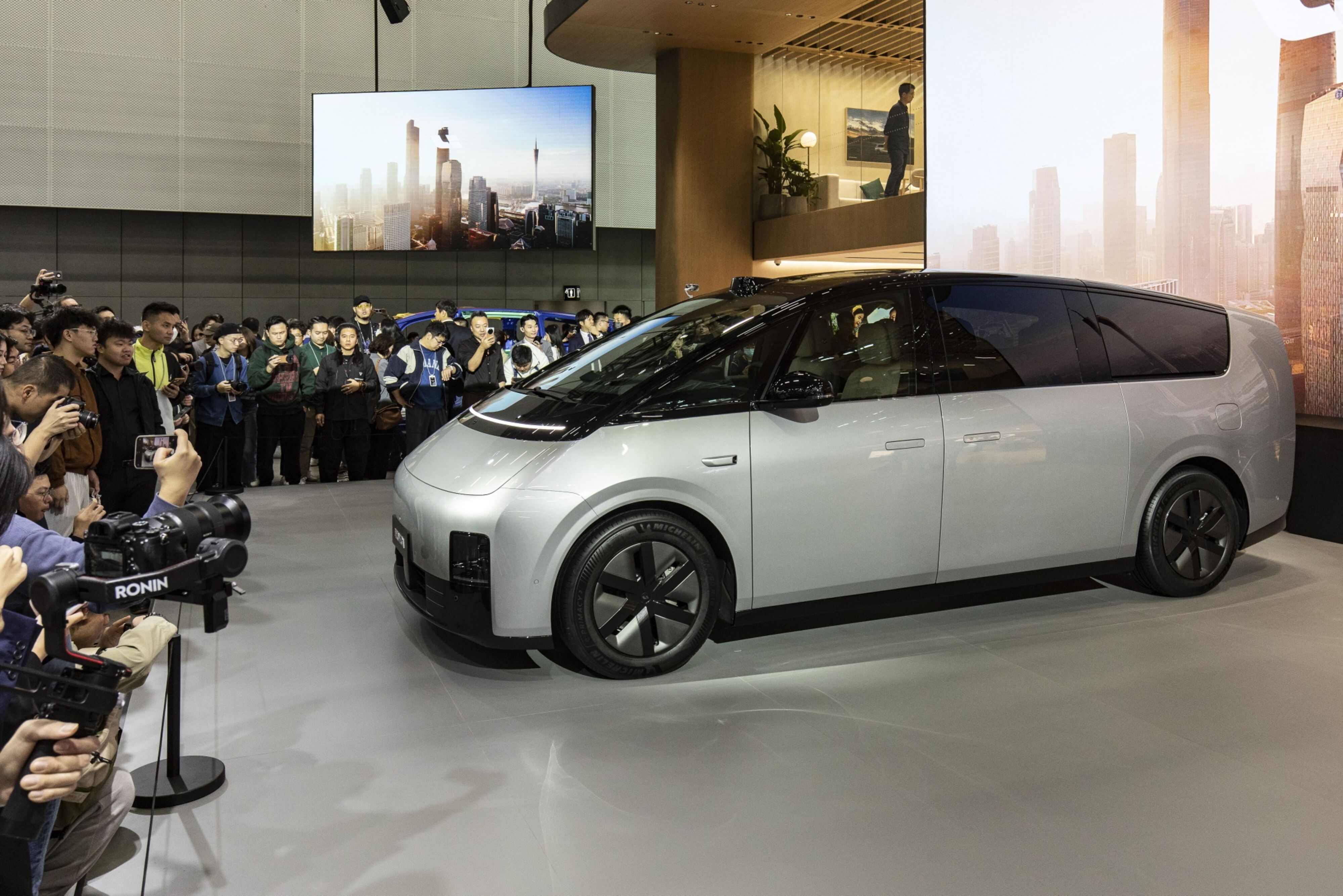 Li Auto’s new battery minivan Mega has drawn a lukewarm response from consumers. Photo: Bloomberg