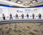 财新传媒总裁张立晖出席博鳌亚洲论坛年会并主持专题讨论