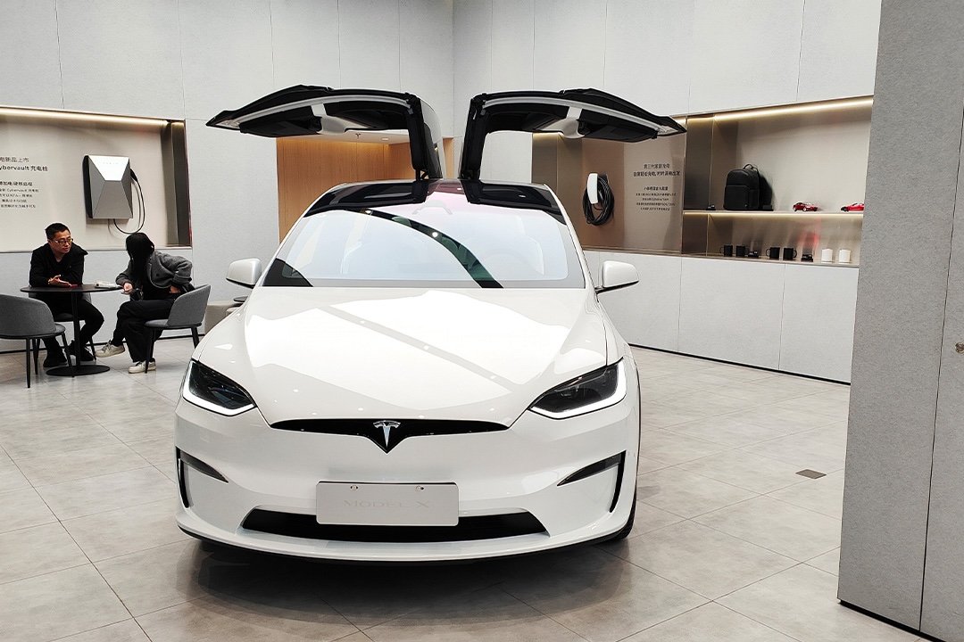 A Tesla car is on display at the U.S. automaker’s store in the Raffles Mall in Shanghai, March 26. Photo: VCG