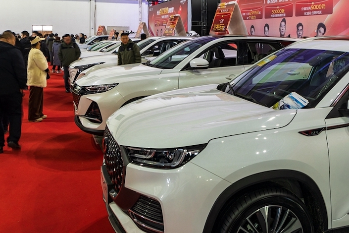 Consumers browsing new cars in Changchun.